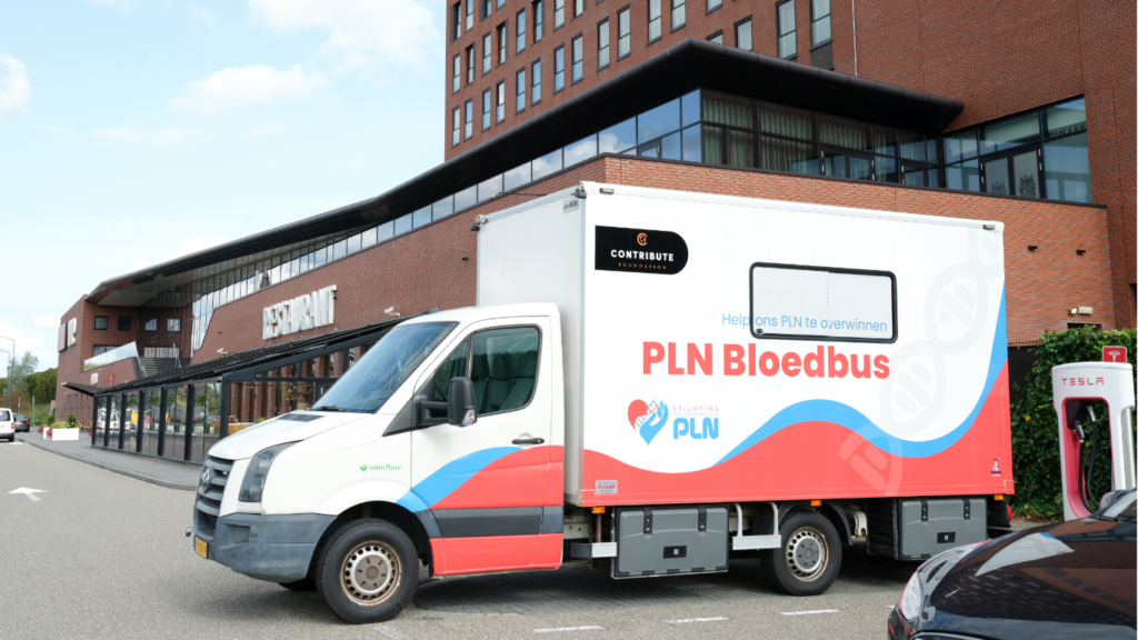 De PLN Bloedbus voor hotel Van der Valk.